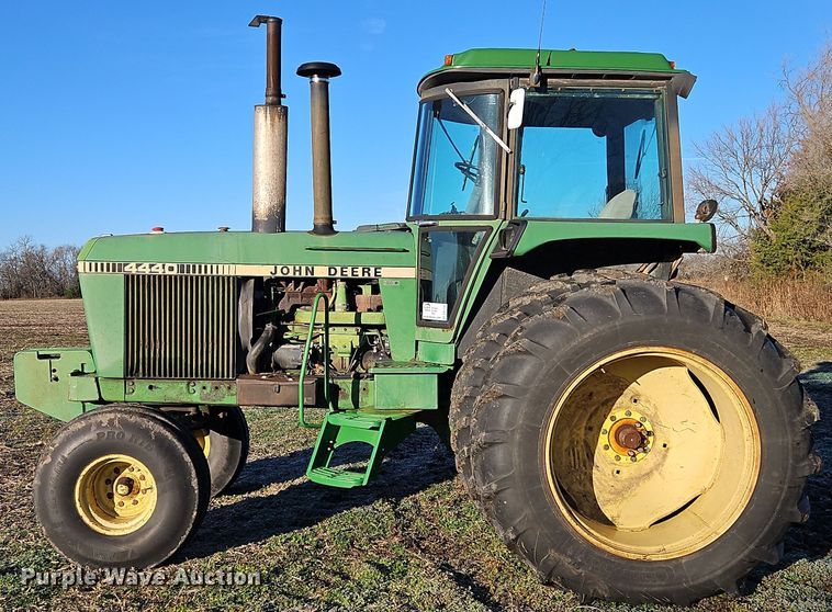 image for item DN7141 John Deere 4440  tractor