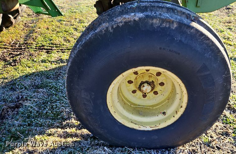 image for item DN7141 John Deere 4440  tractor