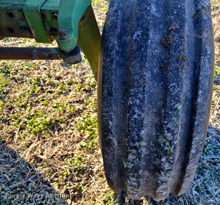 image for item DN7141 John Deere 4440  tractor