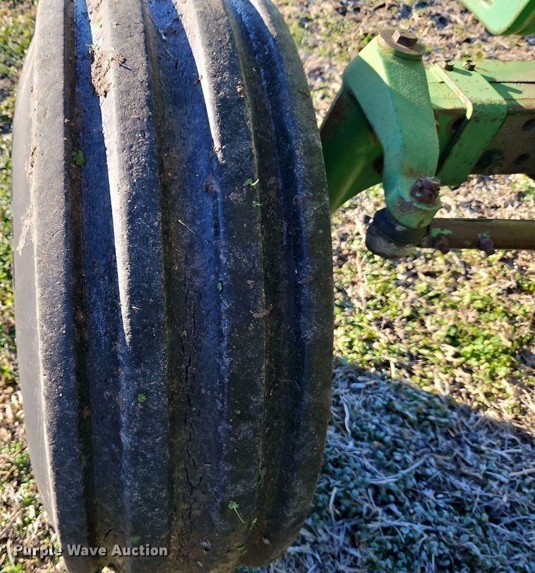 image for item DN7141 John Deere 4440  tractor