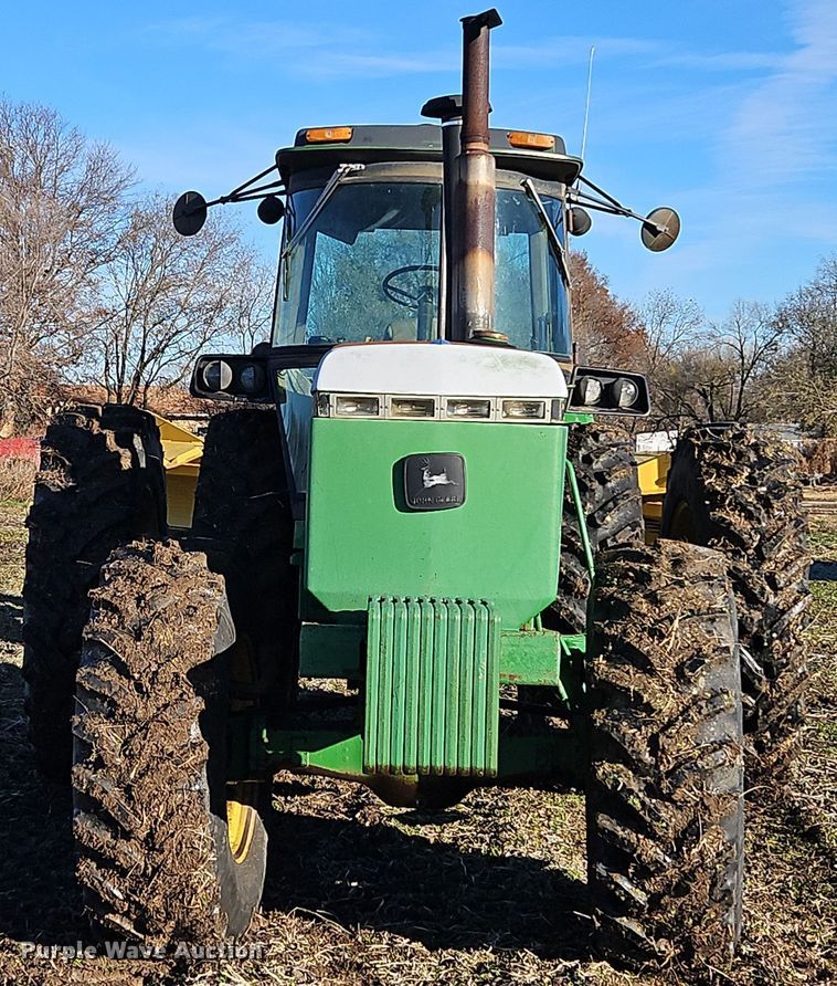 image for item DN7142 1988 John Deere 4850  MFWD tractor