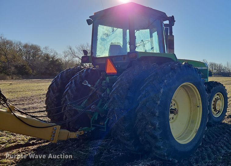 image for item DN7142 1988 John Deere 4850  MFWD tractor