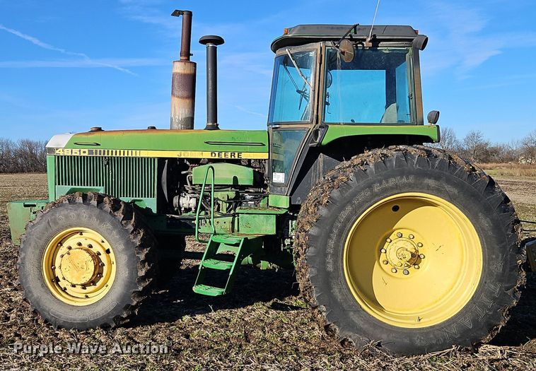 image for item DN7142 1988 John Deere 4850  MFWD tractor