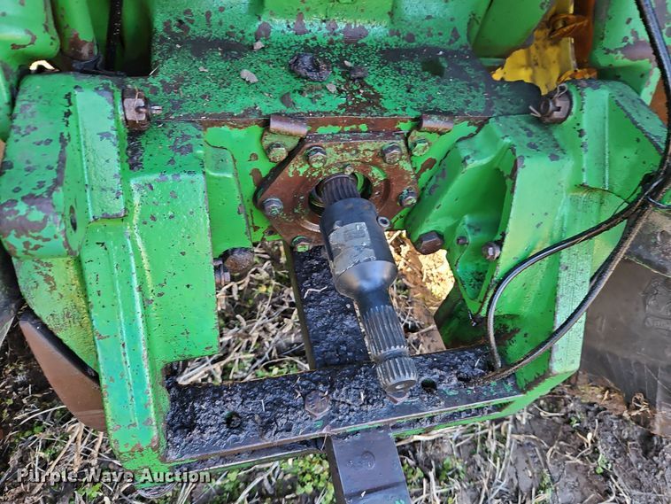 image for item DN7142 1988 John Deere 4850  MFWD tractor