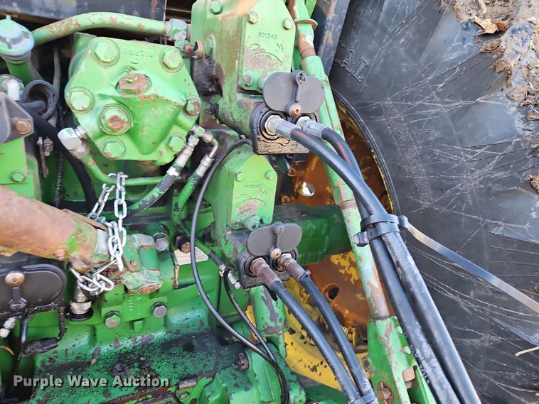 image for item DN7142 1988 John Deere 4850  MFWD tractor