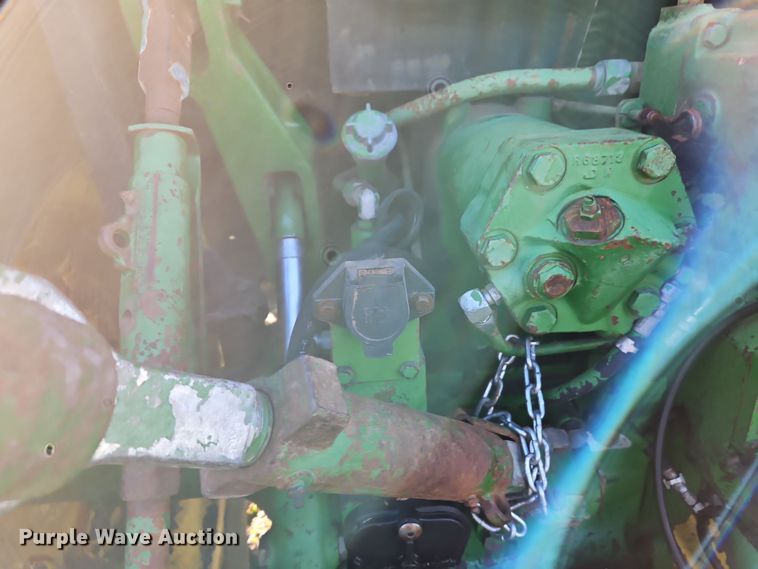 image for item DN7142 1988 John Deere 4850  MFWD tractor