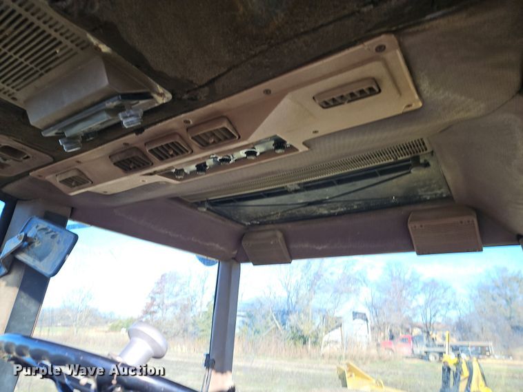 image for item DN7142 1988 John Deere 4850  MFWD tractor