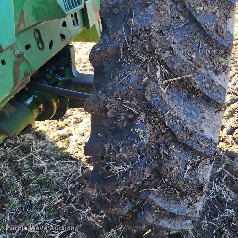 image for item DN7142 1988 John Deere 4850  MFWD tractor