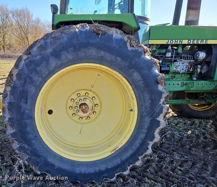 image for item DN7142 1988 John Deere 4850  MFWD tractor