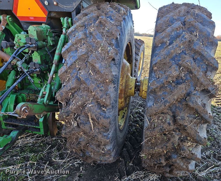 image for item DN7142 1988 John Deere 4850  MFWD tractor