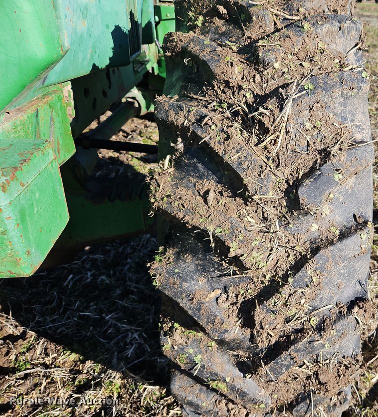 image for item DN7142 1988 John Deere 4850  MFWD tractor