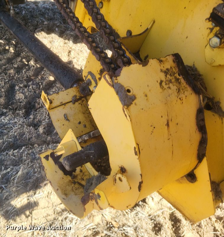 image for item DO4716 2008 New Holland CR9060  combine