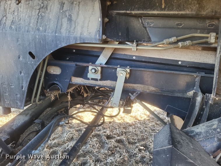 image for item DO4716 2008 New Holland CR9060  combine