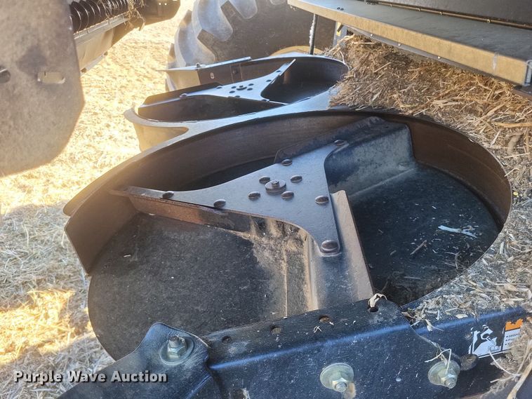 image for item DO4716 2008 New Holland CR9060  combine