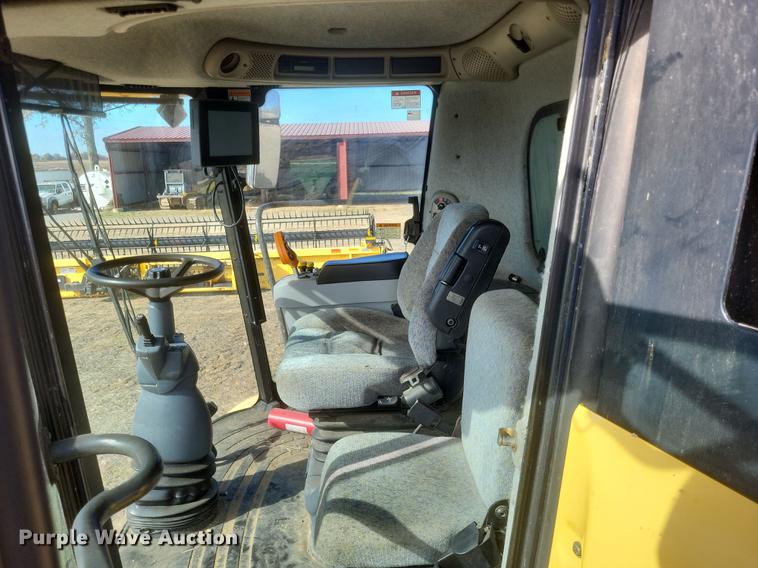 image for item DO4716 2008 New Holland CR9060  combine