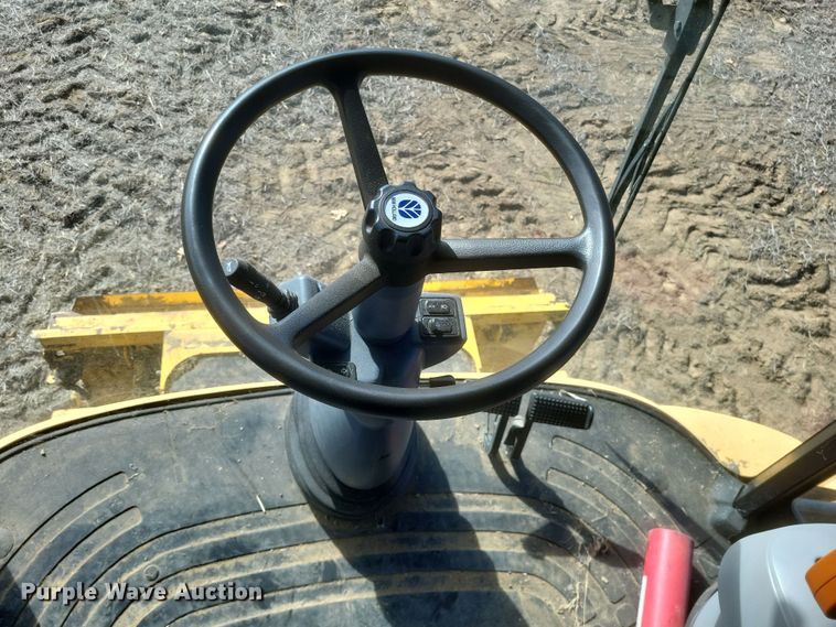 image for item DO4716 2008 New Holland CR9060  combine