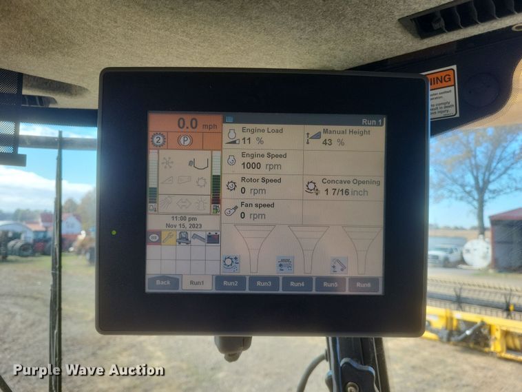 image for item DO4716 2008 New Holland CR9060  combine