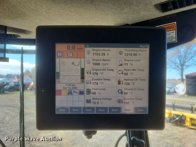 image for item DO4716 2008 New Holland CR9060  combine