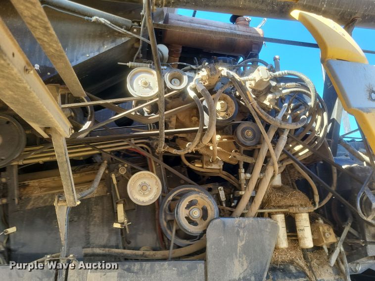 image for item DO4716 2008 New Holland CR9060  combine