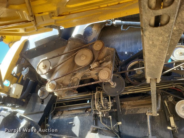 image for item DO4716 2008 New Holland CR9060  combine