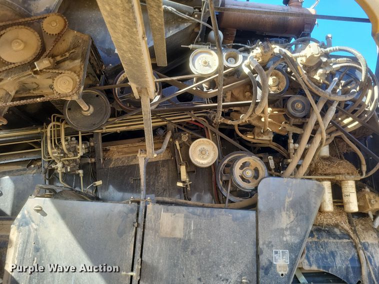 image for item DO4716 2008 New Holland CR9060  combine