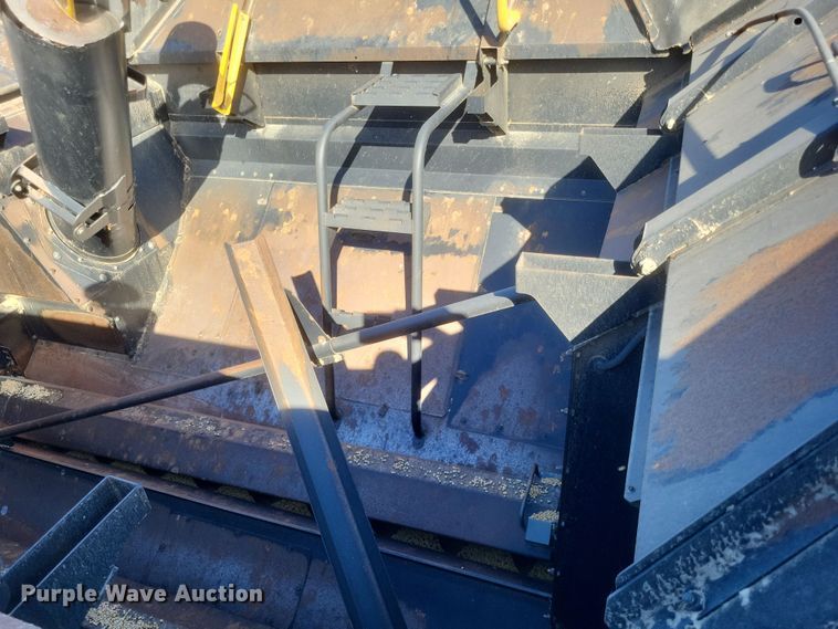 image for item DO4716 2008 New Holland CR9060  combine