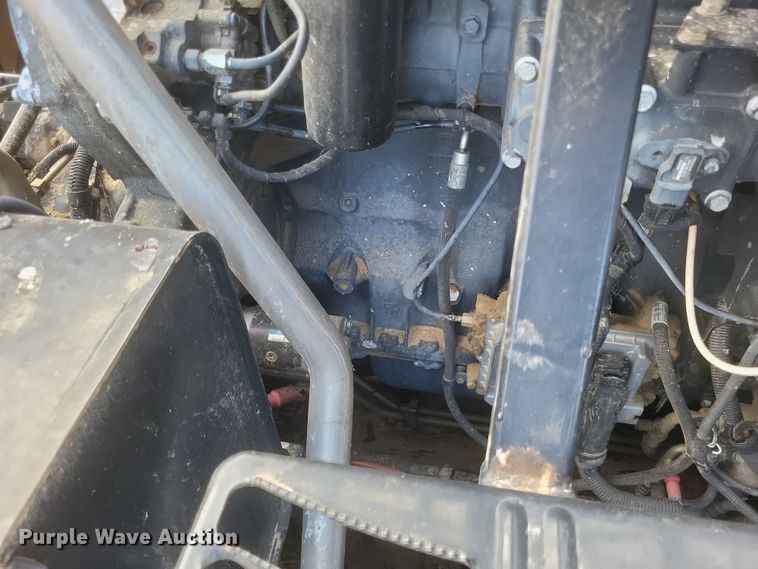 image for item DO4716 2008 New Holland CR9060  combine