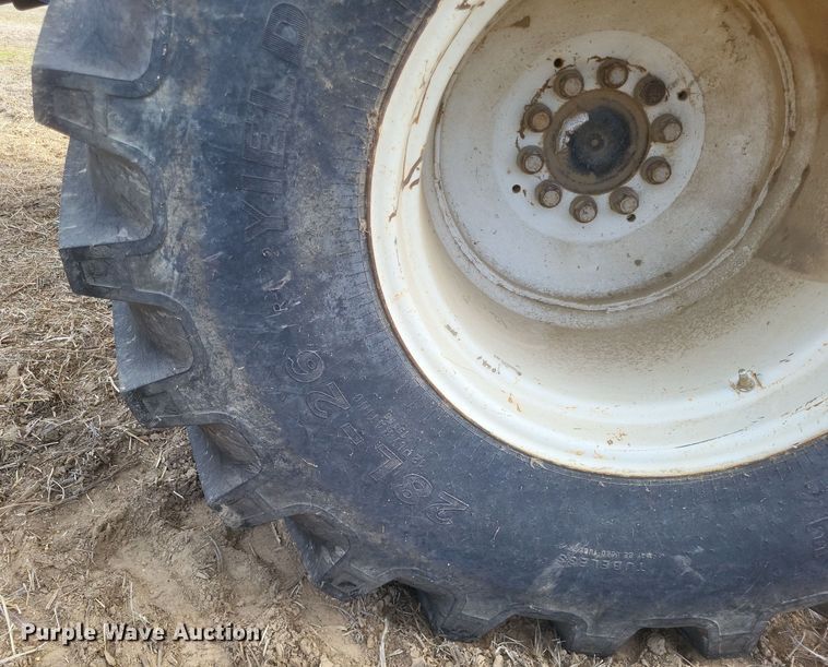 image for item DO4716 2008 New Holland CR9060  combine