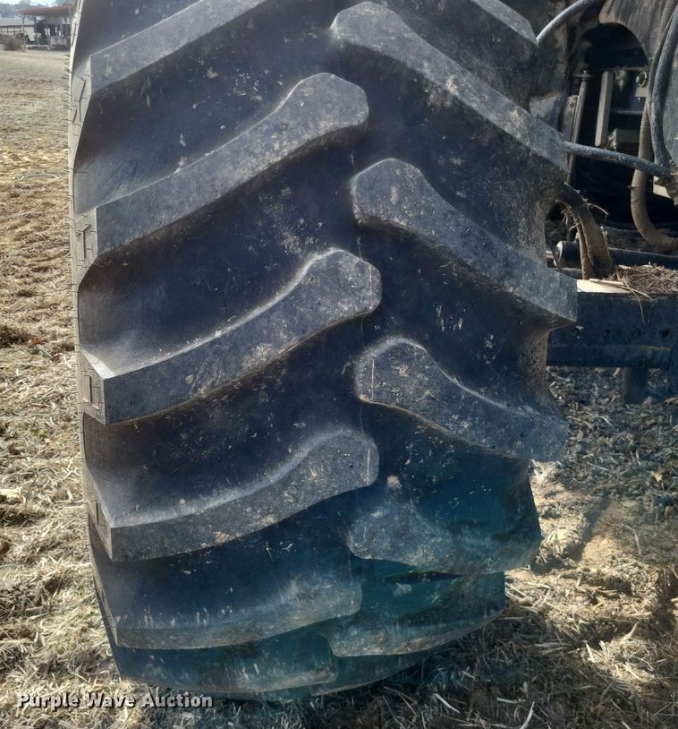 image for item DO4716 2008 New Holland CR9060  combine