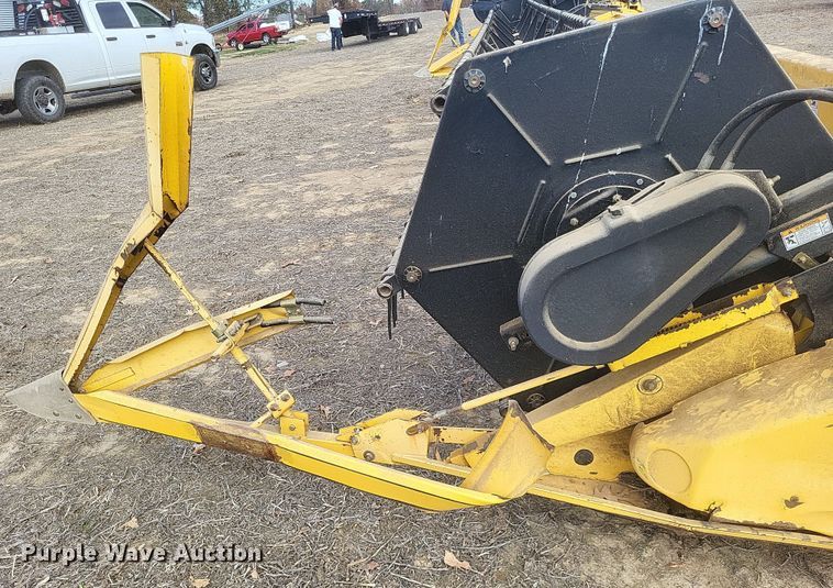 image for item DO4717 2006 New Holland 74C  flex head