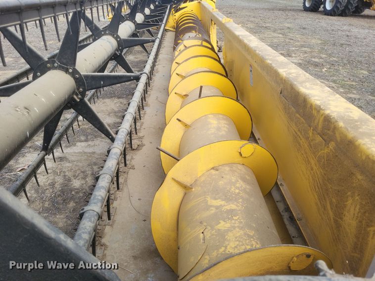 image for item DO4717 2006 New Holland 74C  flex head