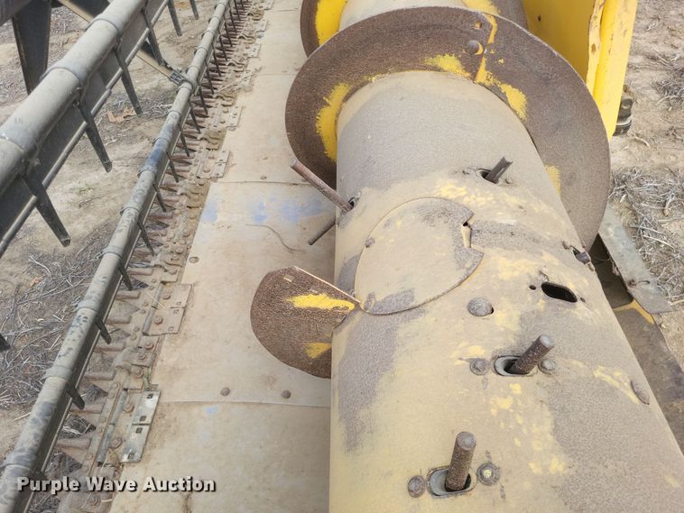 image for item DO4717 2006 New Holland 74C  flex head