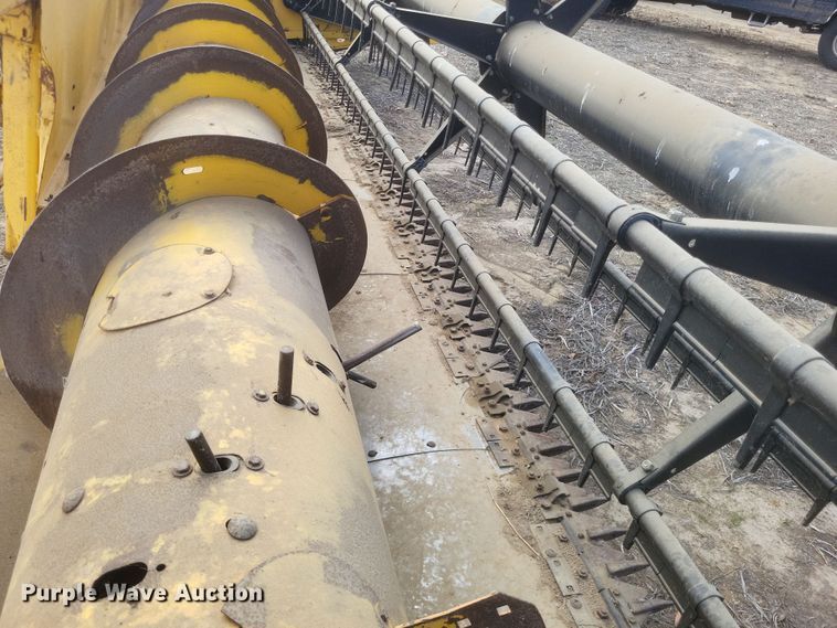 image for item DO4717 2006 New Holland 74C  flex head