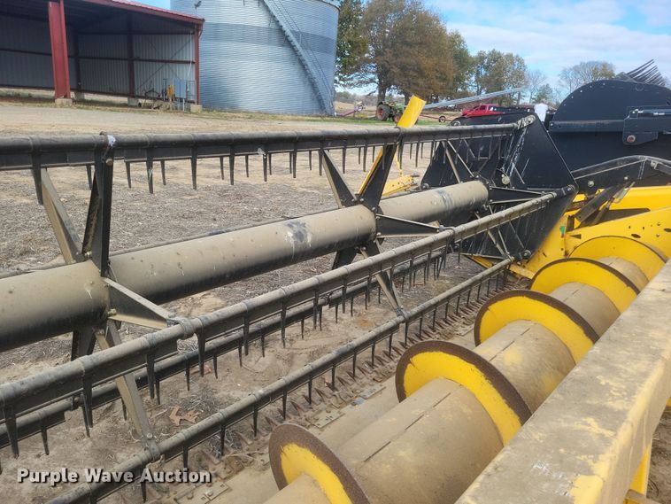 image for item DO4717 2006 New Holland 74C  flex head