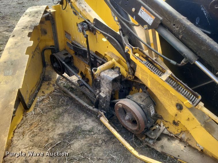 image for item DO4717 2006 New Holland 74C  flex head