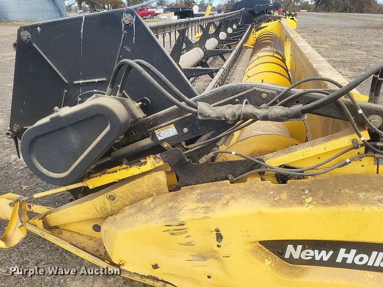 image for item DO4717 2006 New Holland 74C  flex head