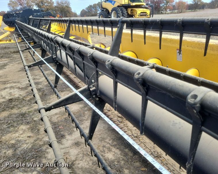 image for item DO4717 2006 New Holland 74C  flex head