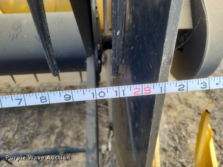 image for item DO4717 2006 New Holland 74C  flex head