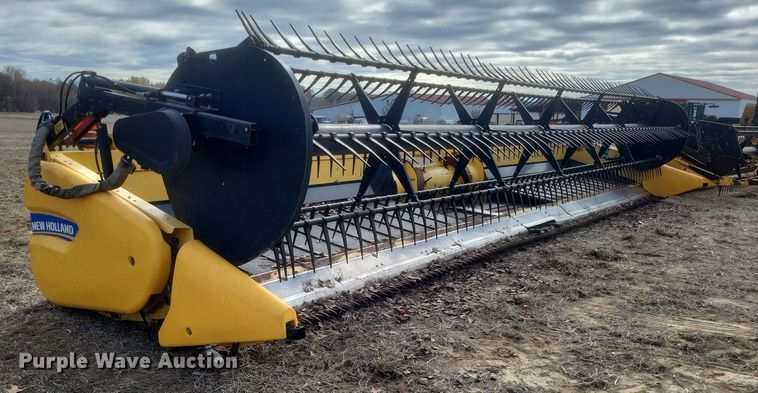 image for item DO4718 2015 New Holland 880CF-30 Super Flex  draper head