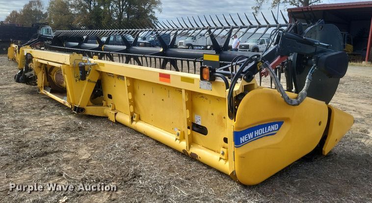 image for item DO4718 2015 New Holland 880CF-30 Super Flex  draper head