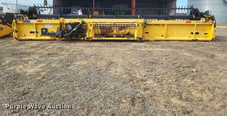 image for item DO4718 2015 New Holland 880CF-30 Super Flex  draper head
