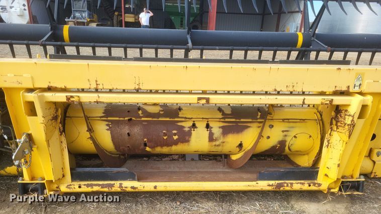 image for item DO4718 2015 New Holland 880CF-30 Super Flex  draper head