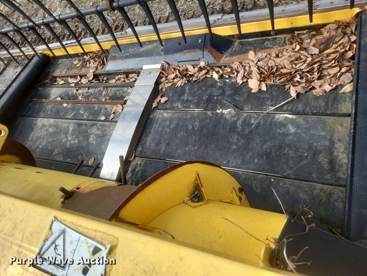 image for item DO4718 2015 New Holland 880CF-30 Super Flex  draper head