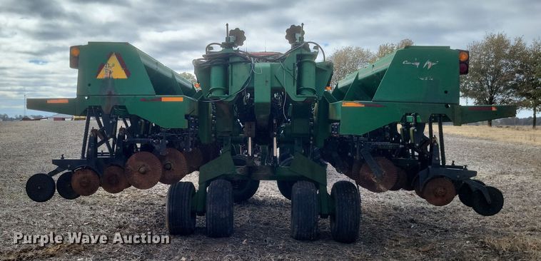 image for item DO4719 Great Plains 2N-3010  grain drill