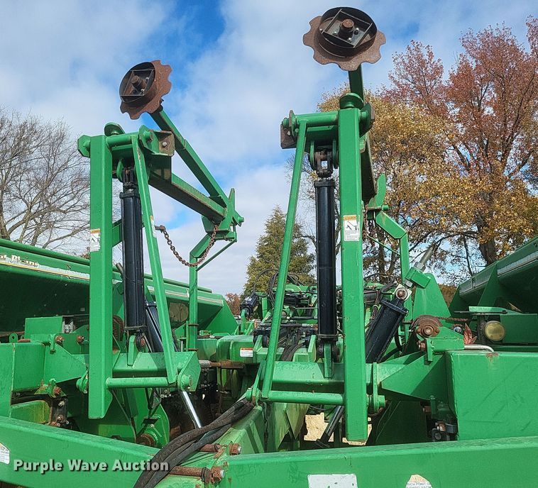 image for item DO4719 Great Plains 2N-3010  grain drill