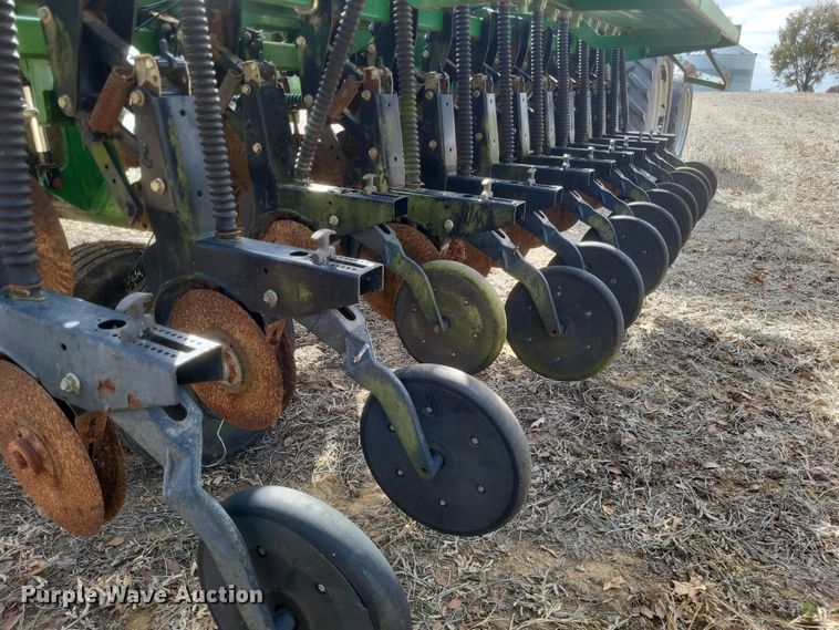 image for item DO4719 Great Plains 2N-3010  grain drill