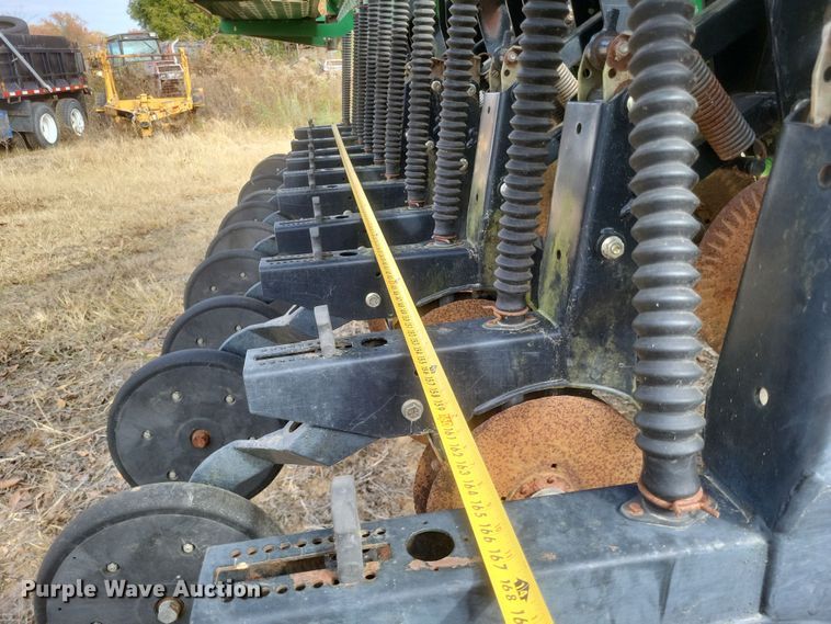 image for item DO4719 Great Plains 2N-3010  grain drill