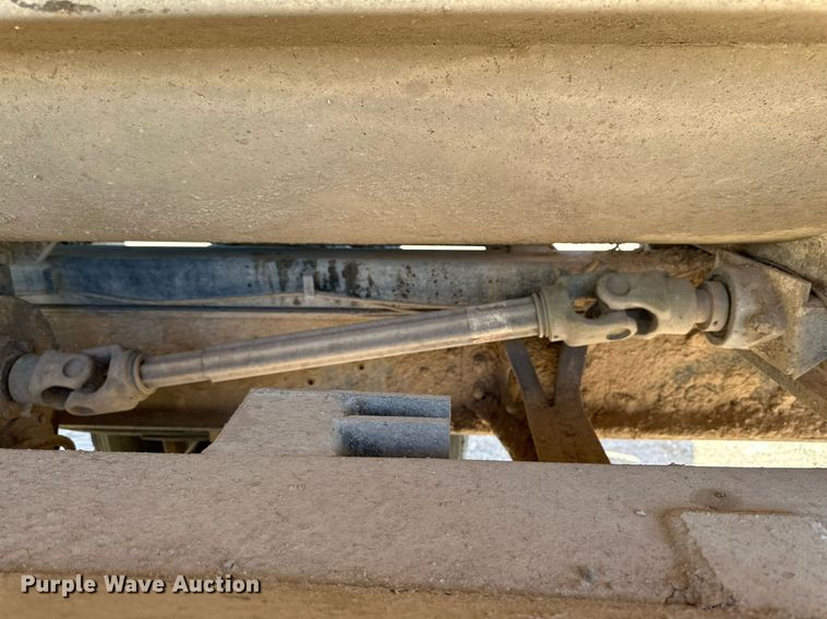 image for item DQ1542 1995 International 4900  feed mixer truck