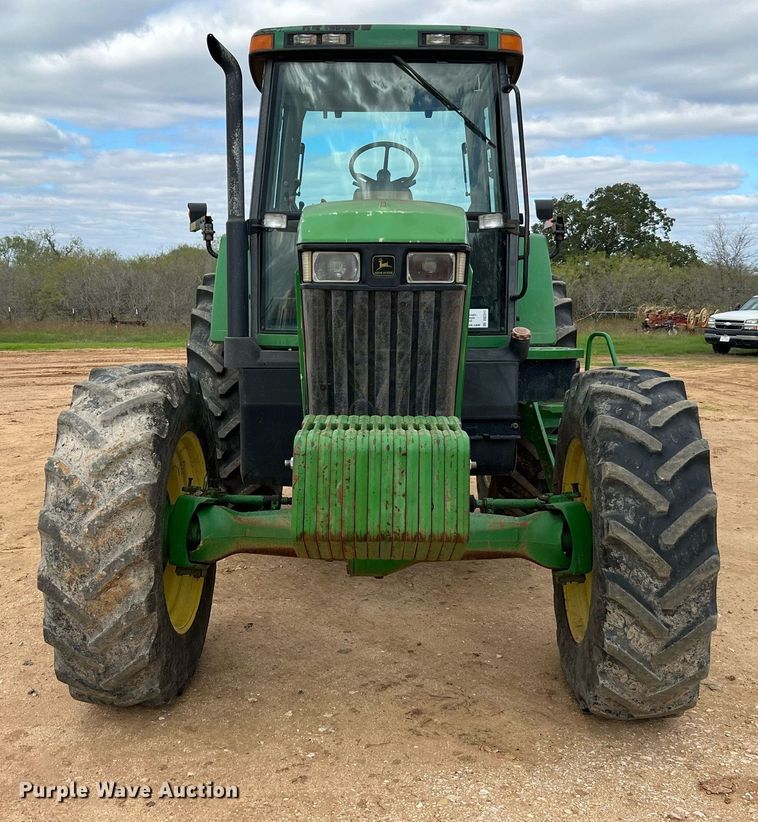 image for item DQ2317 2000 John Deere 7810  MFWD tractor