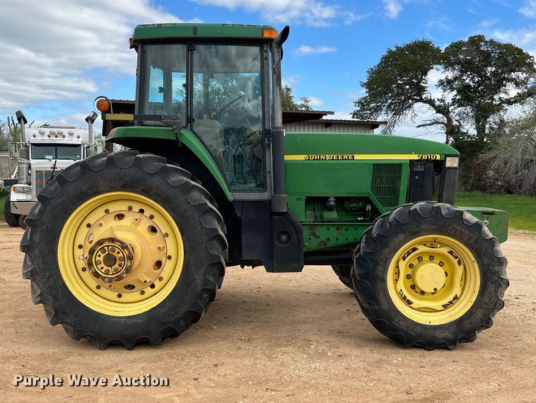 image for item DQ2317 2000 John Deere 7810  MFWD tractor